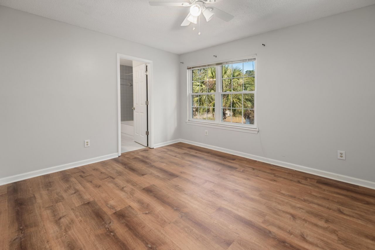 2079 Emerald Terrace Photo 21