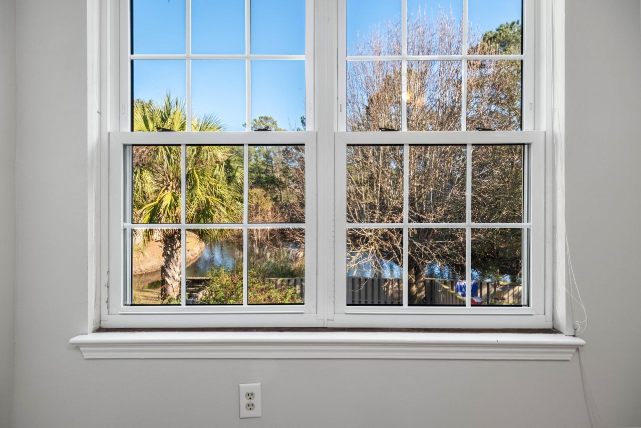 2079 Emerald Terrace Photo 22