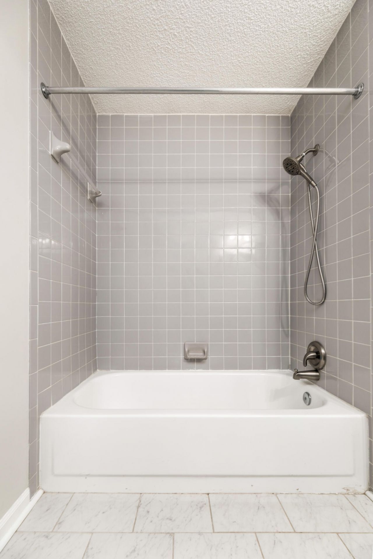 2079 Emerald Terrace Photo 25