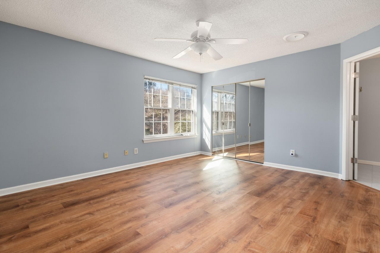 2079 Emerald Terrace Photo 26