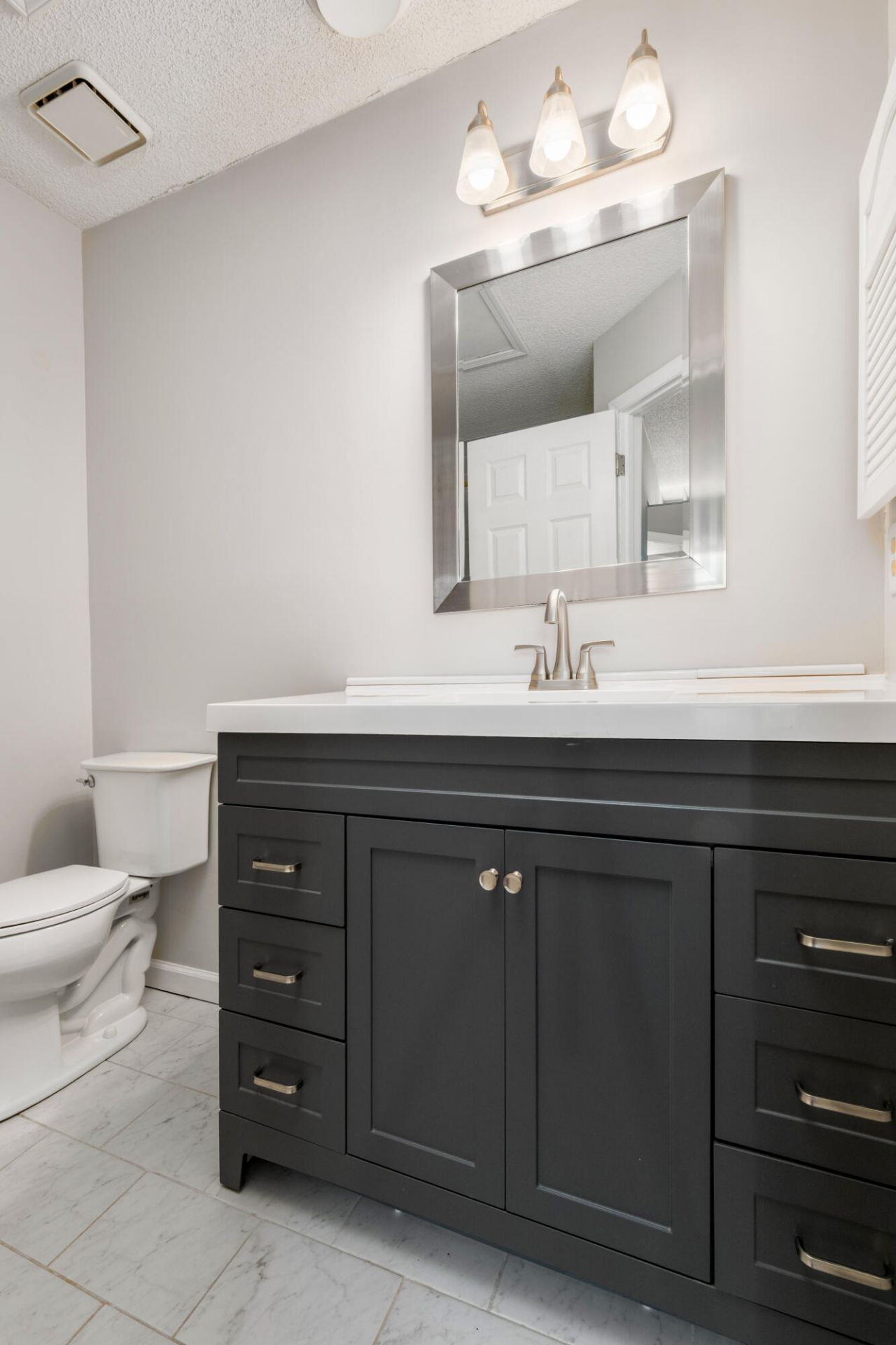 2079 Emerald Terrace Photo 30