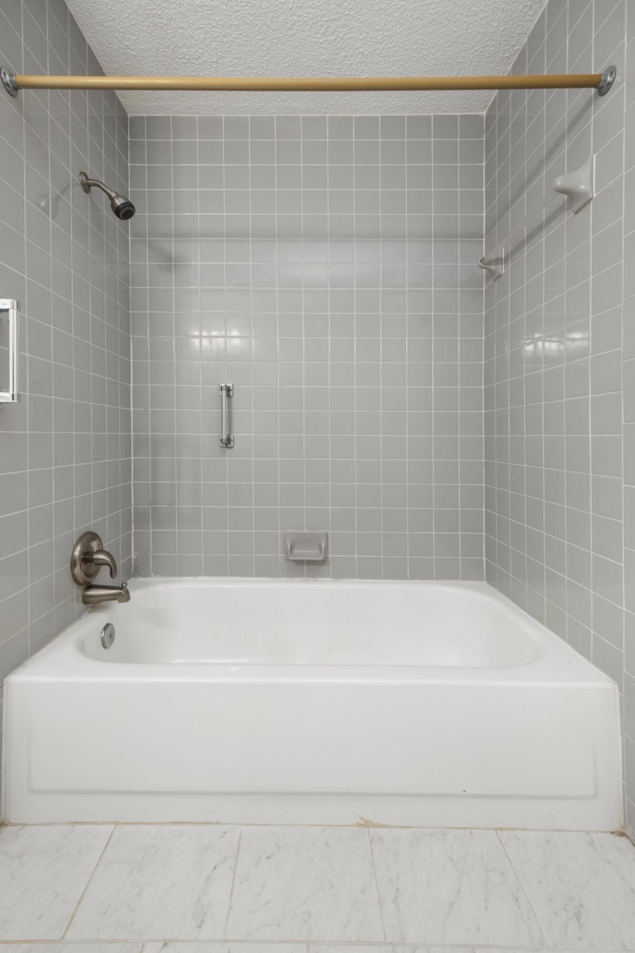 2079 Emerald Terrace Photo 31