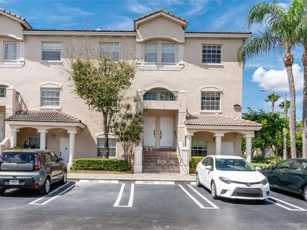 5610 NW 114th Pl, Unit 218, Doral, FL 33178
