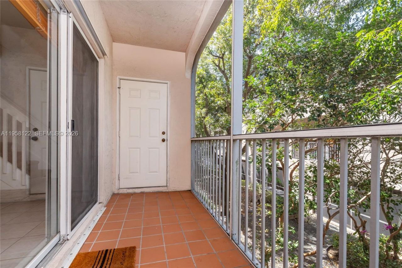 5610 NW 114th Pl, Unit 218, Doral, FL 33178 Photo