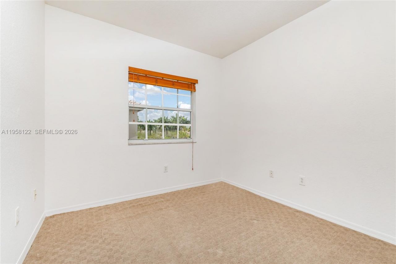 5610 NW 114th Pl, Unit 218, Doral, FL 33178 Photo