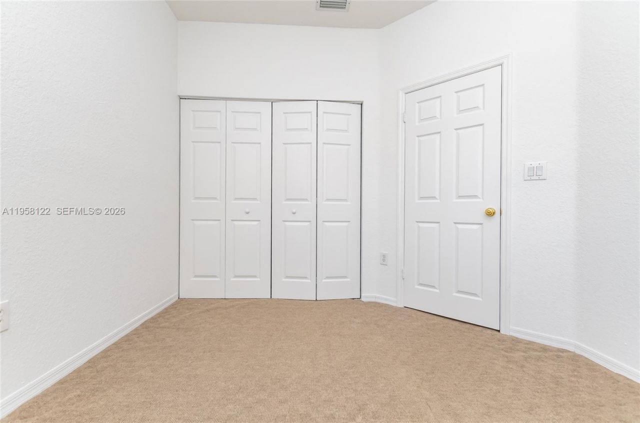 5610 NW 114th Pl, Unit 218, Doral, FL 33178 Photo