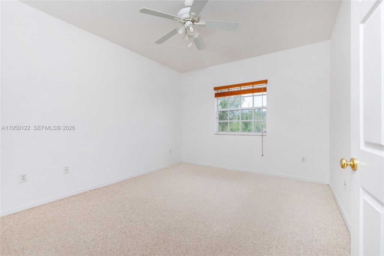 5610 NW 114th Pl, Unit 218, Doral, FL 33178 Photo