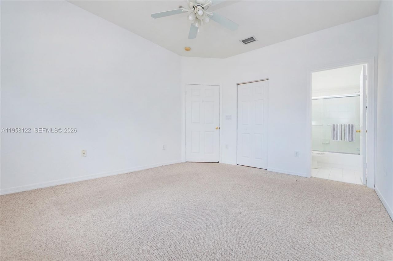 5610 NW 114th Pl, Unit 218, Doral, FL 33178 Photo