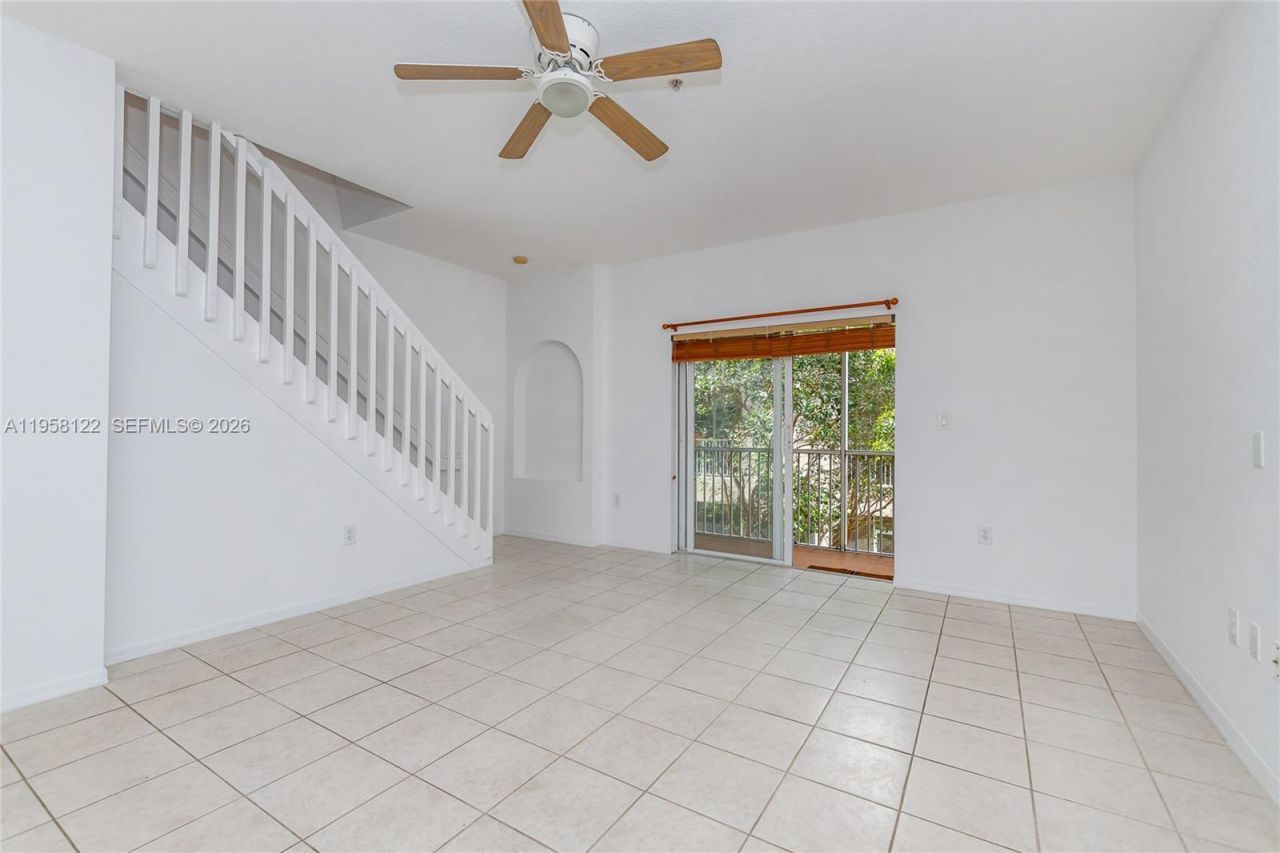 5610 NW 114th Pl, Unit 218, Doral, FL 33178 Photo