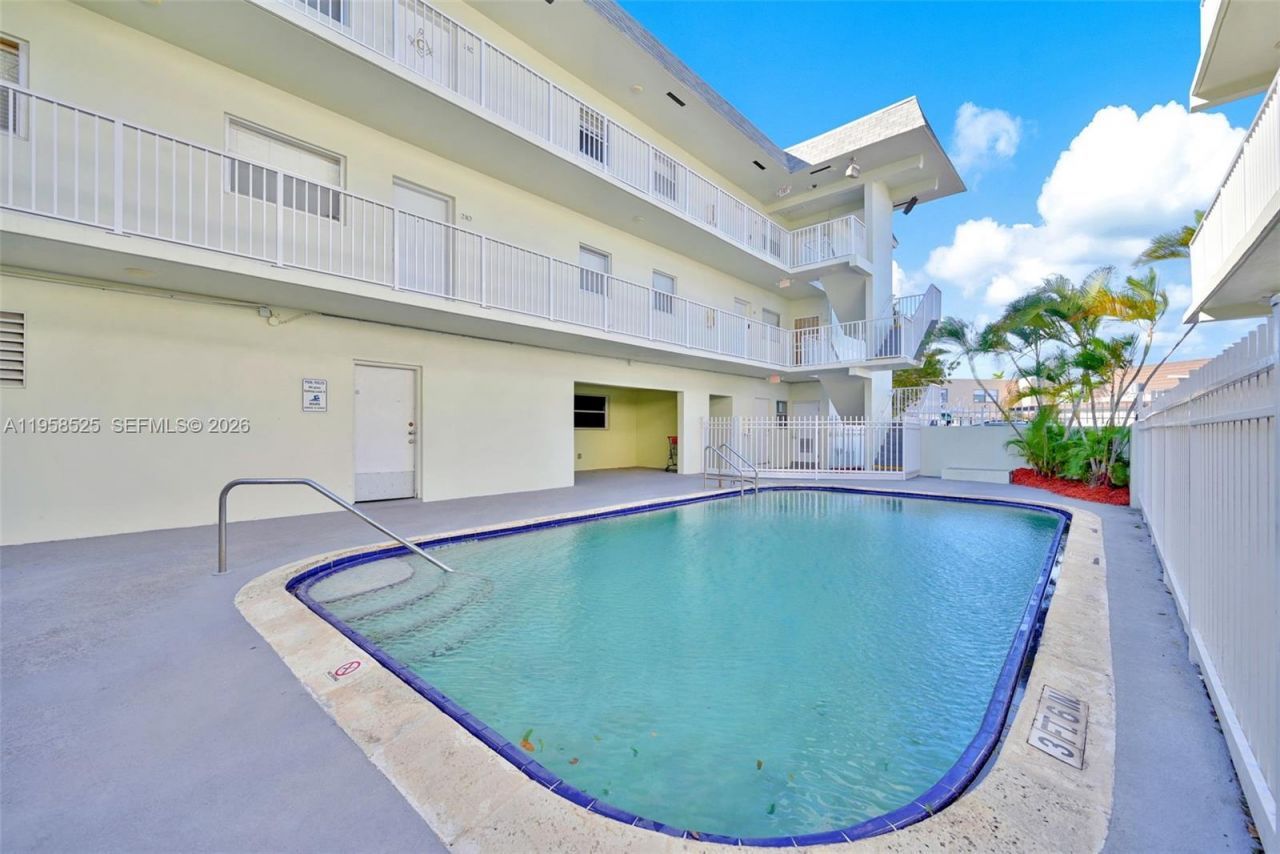 12890 NE 8th Ave, Unit 203, North Miami, FL 33161 Photo
