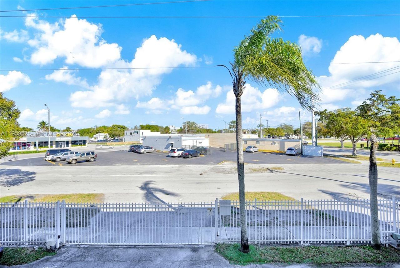 12890 NE 8th Ave, Unit 203, North Miami, FL 33161 Photo