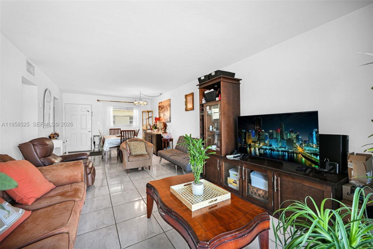 12890 NE 8th Ave, Unit 203, North Miami, FL 33161 Photo