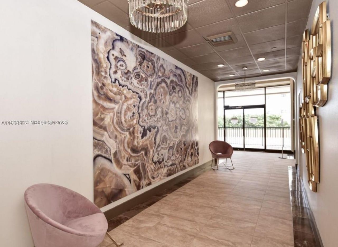 1800 NE 114th St, Unit 811, Miami, FL 33181 Photo