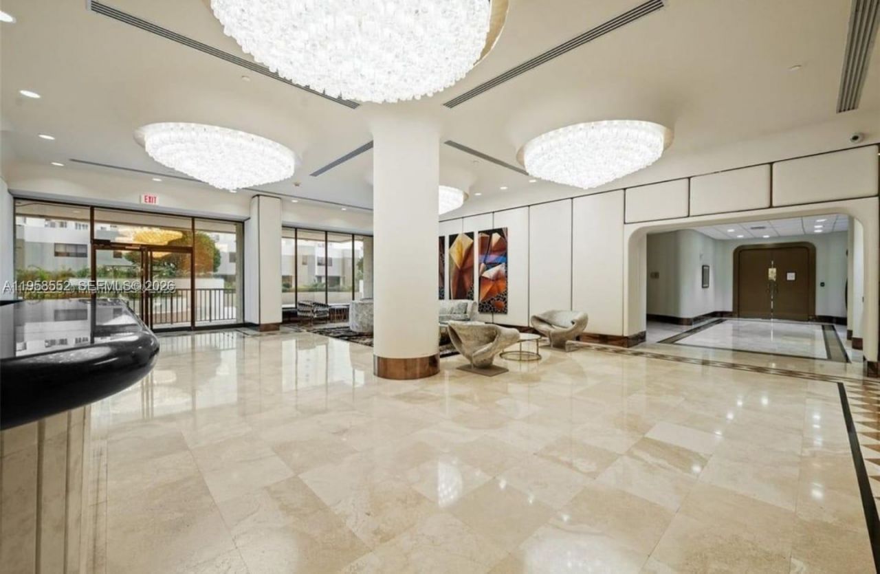 1800 NE 114th St, Unit 811, Miami, FL 33181 Photo