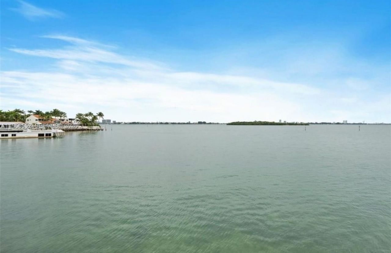 1800 NE 114th St, Unit 811, Miami, FL 33181 Photo