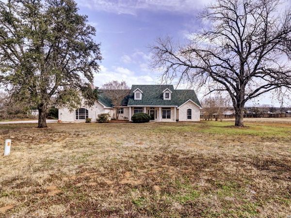 307 E Main, Stockdale, TX 78160