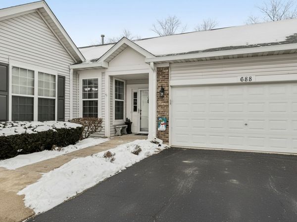 688 Cadillac Circle, Romeoville, IL 60446