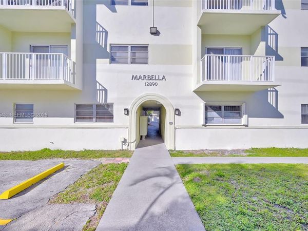 12890 NE 8th Ave, Unit 208, North Miami, FL 33161