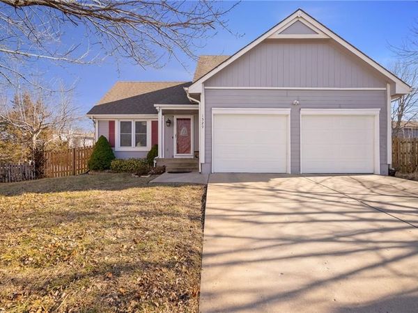 1529 W Park Street, Olathe, KS 66061