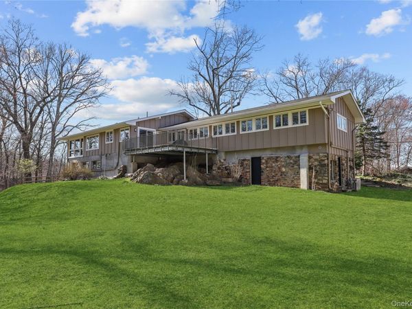 12 Skytop Drive, Katonah, NY 10536