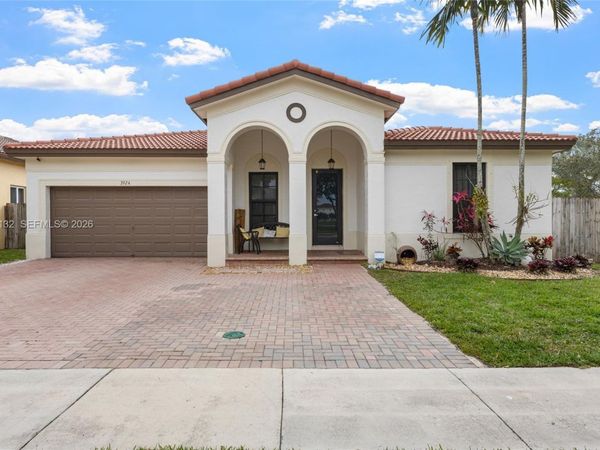 3924 NE 15th St, Homestead, FL 33033