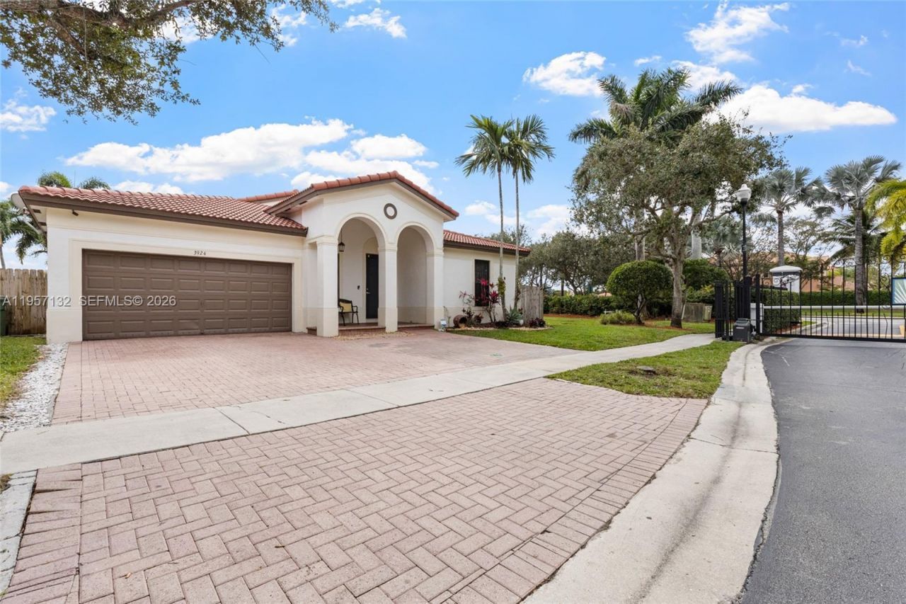 3924 NE 15th St, Homestead, FL 33033 Photo