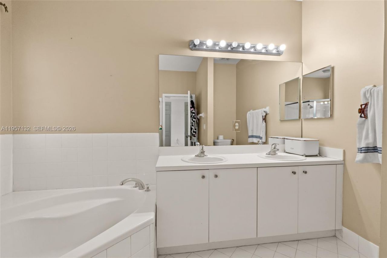 3924 NE 15th St, Homestead, FL 33033 Photo