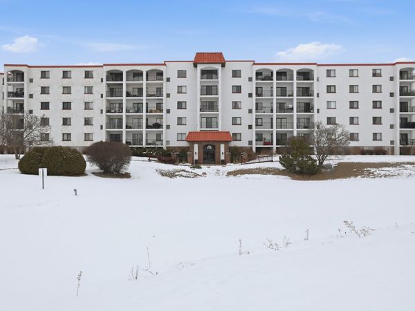 375 Plum Creek Drive, Unit 501, Wheeling, IL 60090