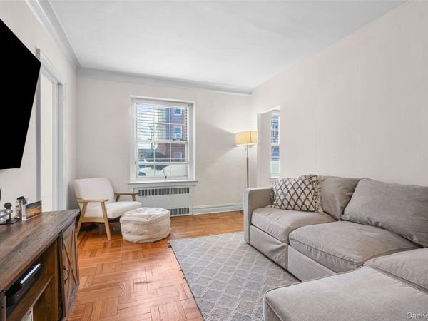 21 N Chatsworth Avenue, Unit 2L, Larchmont, NY 10538