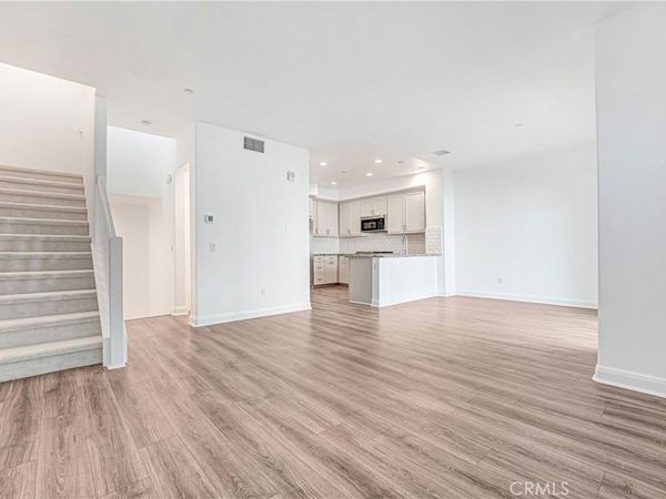 572 E Imperial, El Segundo, CA 90245