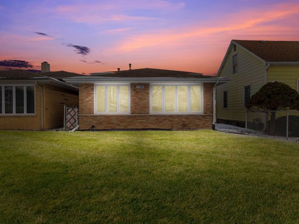 7745 Nashville Avenue, Burbank, IL 60459