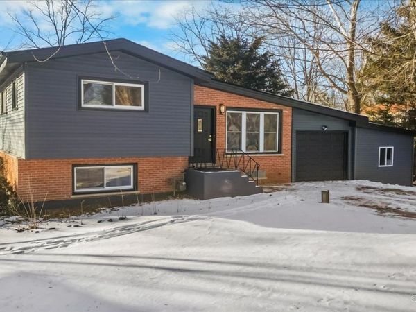 1004 S Grove Avenue, Barrington, IL 60010