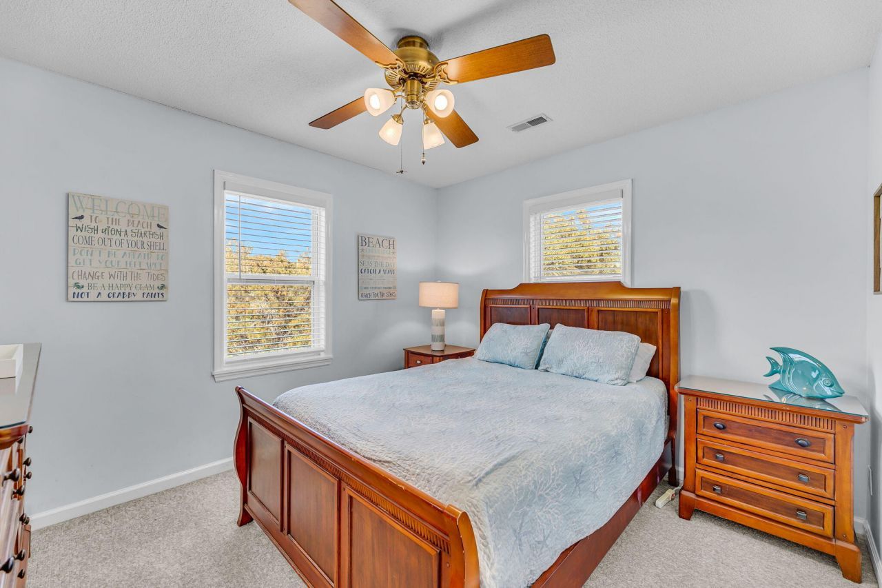 512 Pompano Street Photo 18