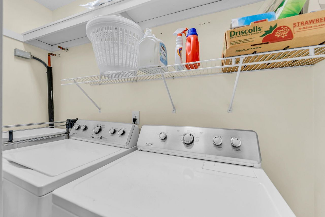 512 Pompano Street Photo 24