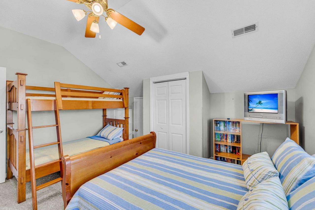 512 Pompano Street Photo 26