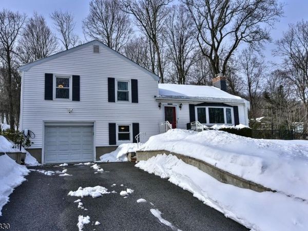 179 Kakeout Rd, Kinnelon, NJ 07405