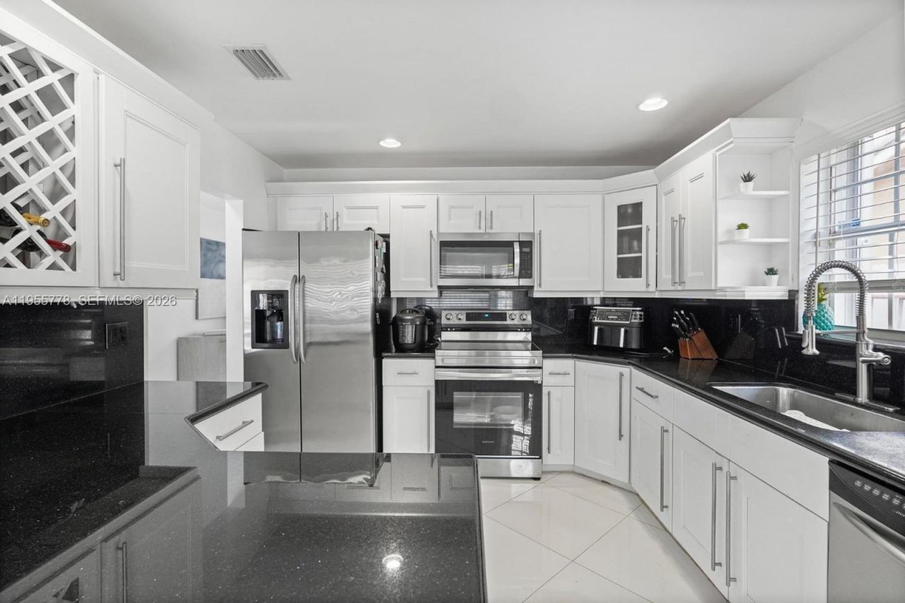 1421 NW 129th Ave, Sunrise, FL 33323 Photo