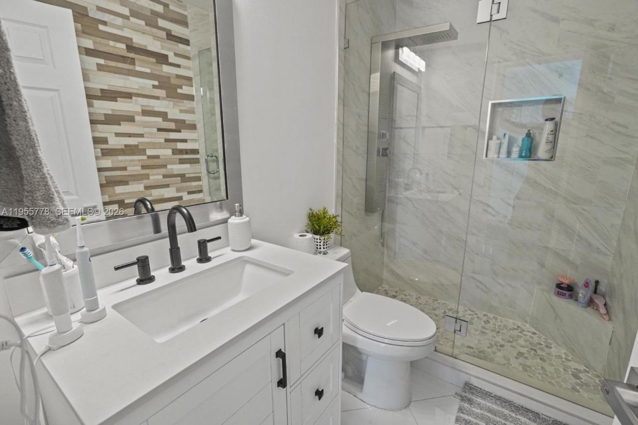 1421 NW 129th Ave, Sunrise, FL 33323 Photo