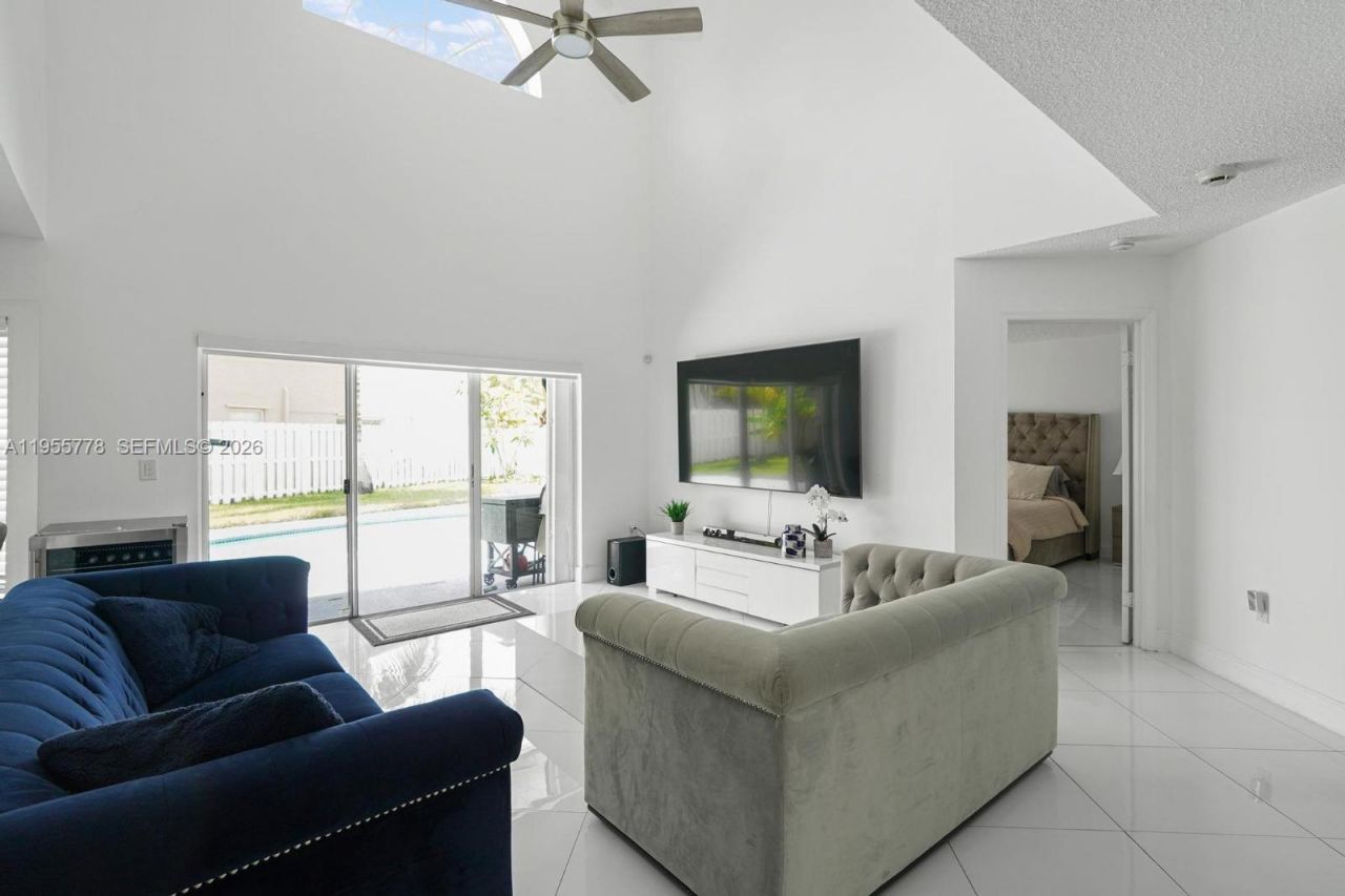 1421 NW 129th Ave, Sunrise, FL 33323 Photo