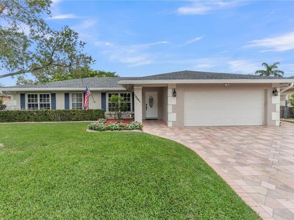 12541 SW 11th Ct, Davie, FL 33325