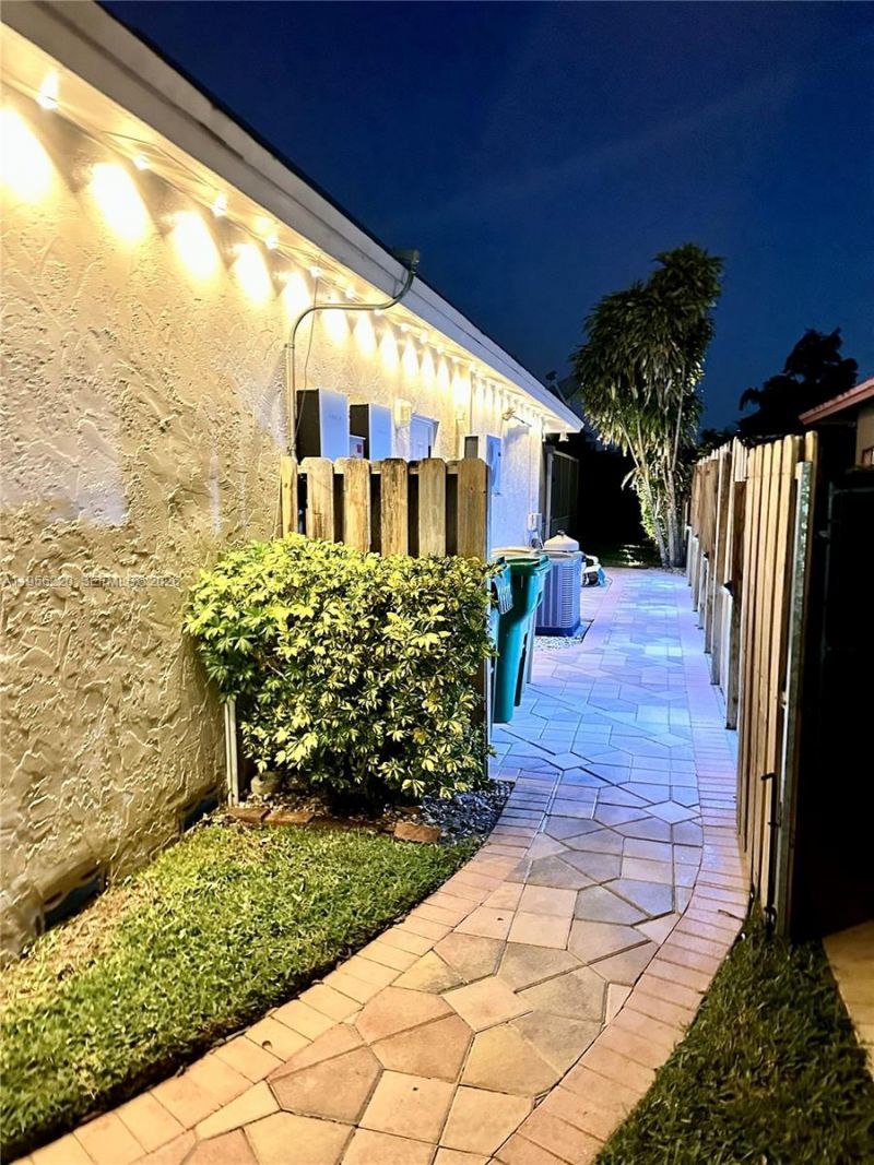 12541 SW 11th Ct, Davie, FL 33325 Photo