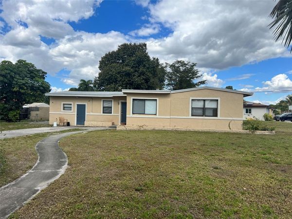 3201 Glendale Blvd, Fort Lauderdale, FL 33312