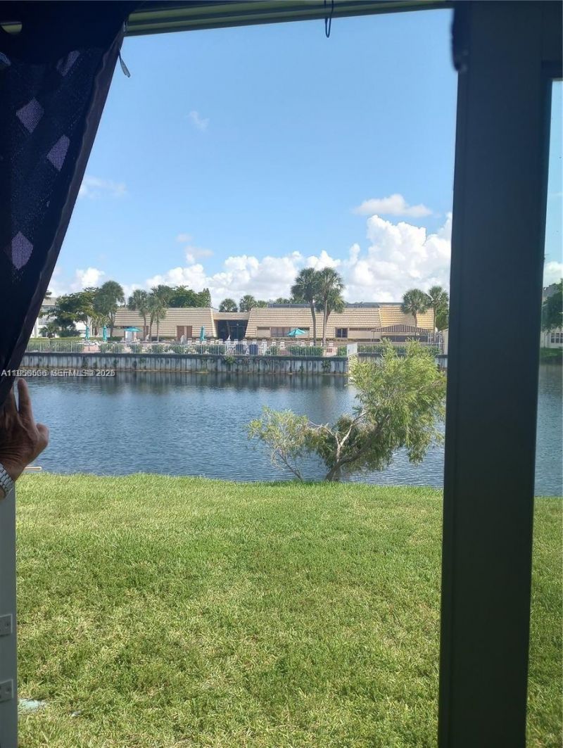 8130 Sunrise Lakes Blvd , Unit 107, Sunrise, FL 33322 Photo