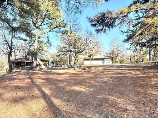 979 County Line Road , Eufaula, OK 74432