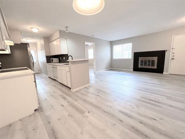 9900 Hundred Oaks CIR, Unit B, Austin, TX 78750