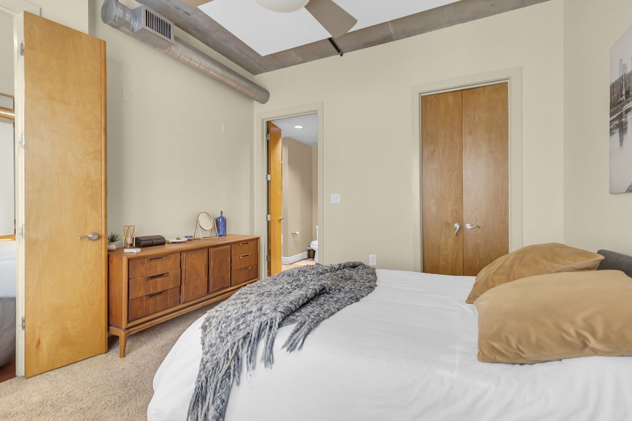 150 Bee Street Photo 13