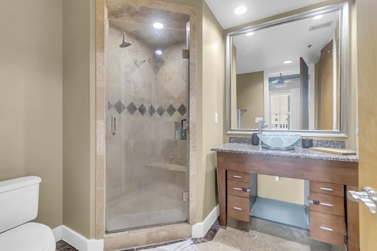 150 Bee Street Photo 20