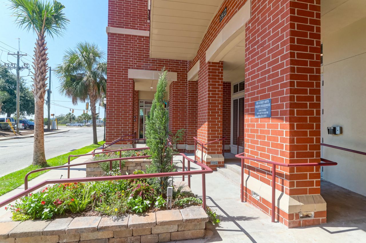 150 Bee Street Photo 28