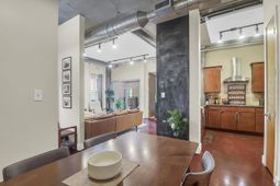 150 Bee Street photo 4