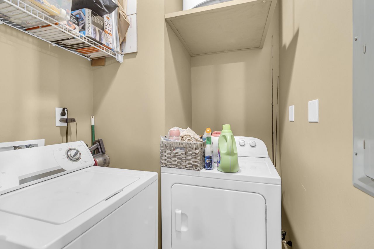 150 Bee Street Photo 31